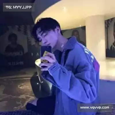 劳麟非